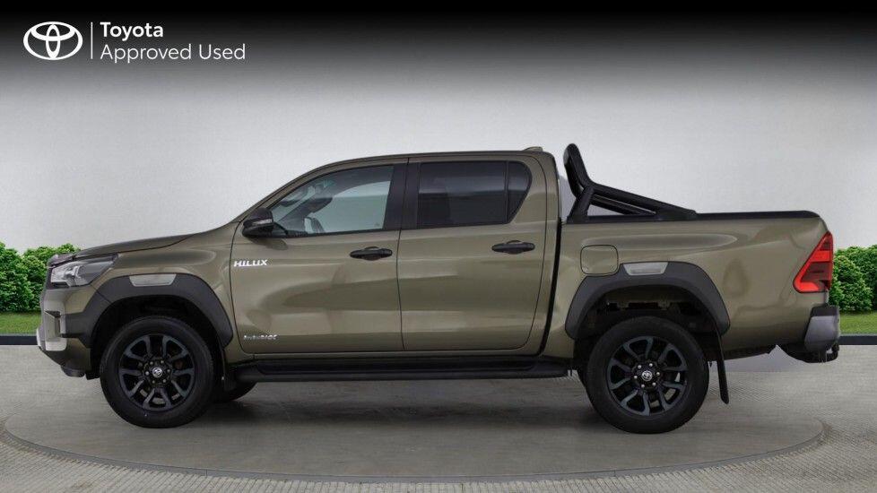 Used Toyota Hilux 2023 for sale - 77722559: Photo 8