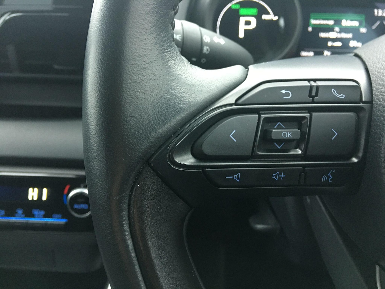 Used Toyota Yaris 2020 for sale - 77411435: Photo 42