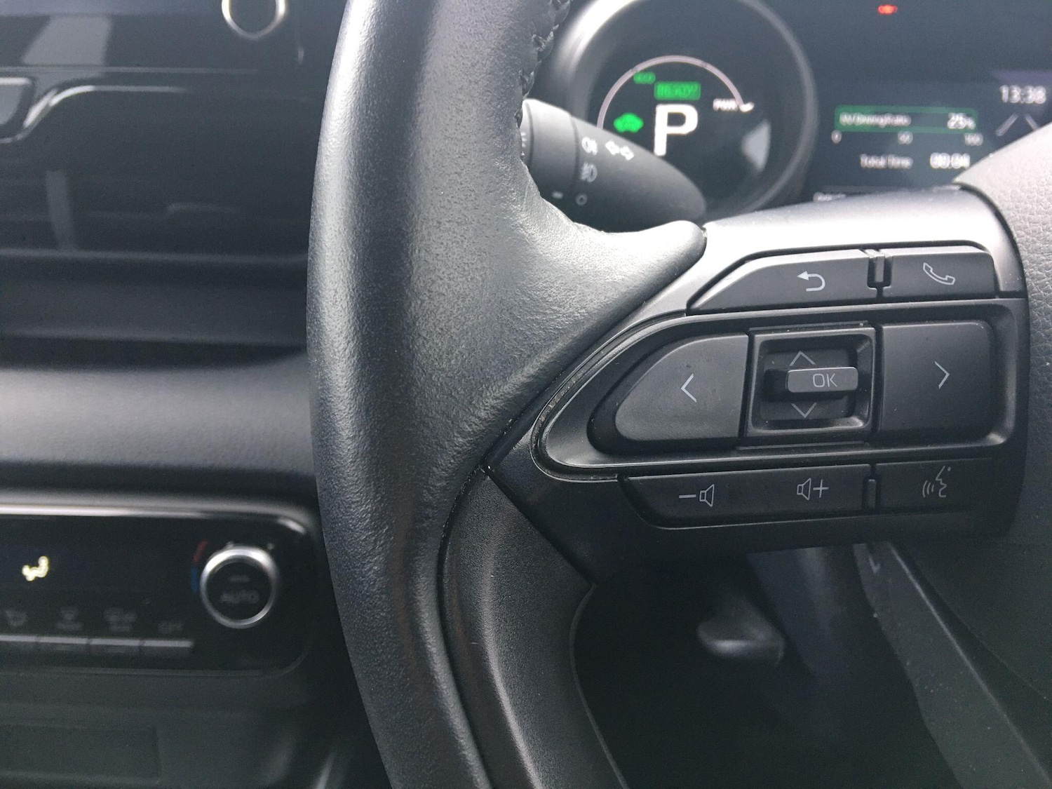 Used Toyota Yaris 2022 for sale - 77524675: Photo 37