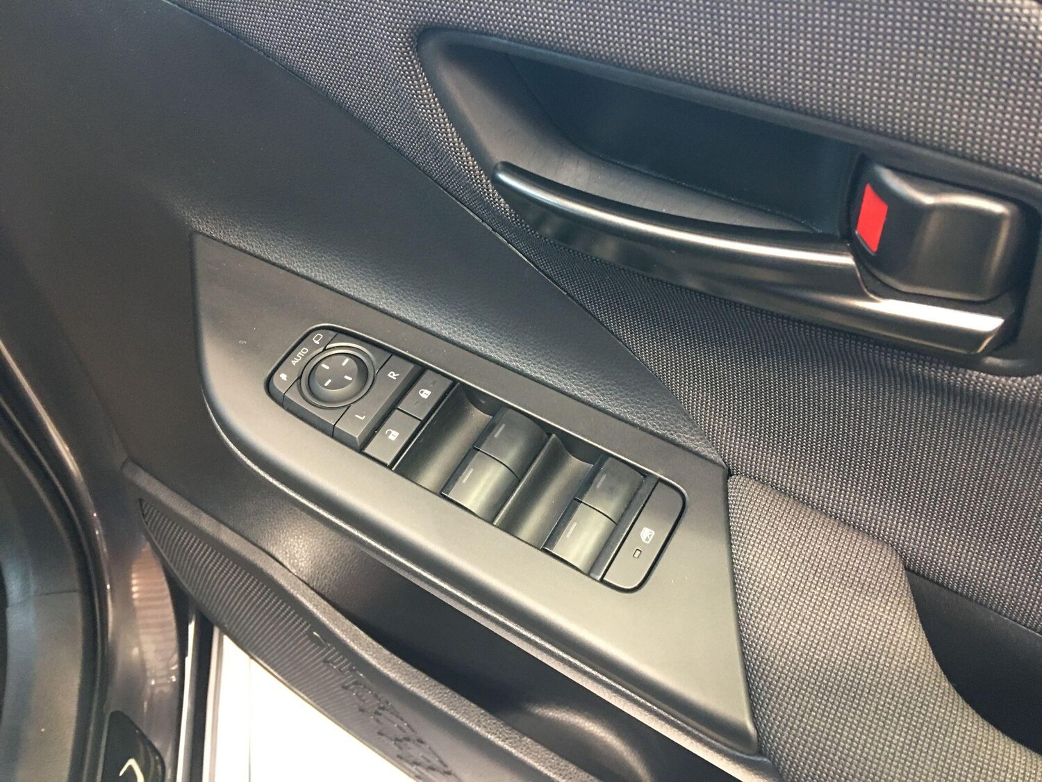 Used Toyota C-HR for sale - 77709476: Photo 30