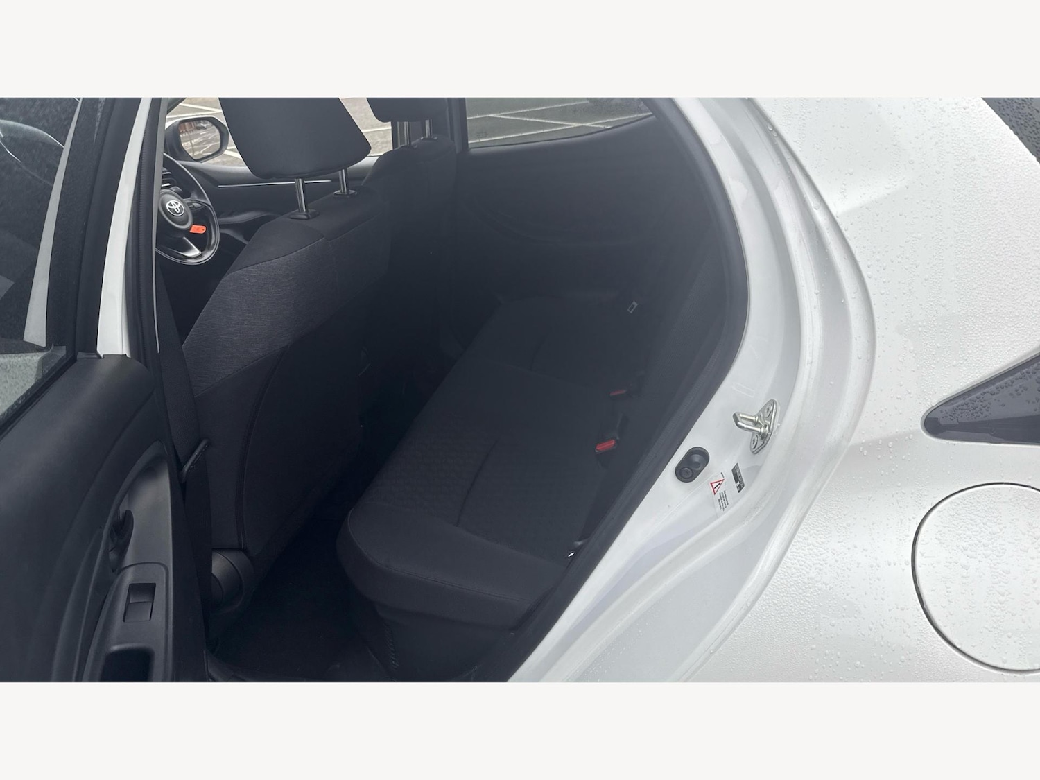 Used Toyota Yaris for sale - 76633904: Photo 15