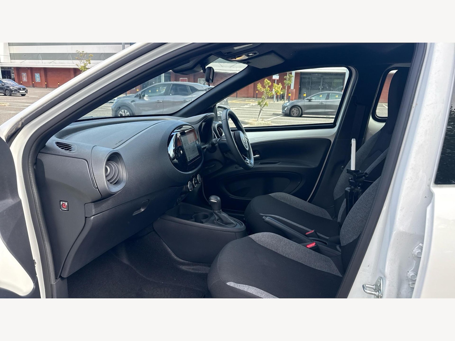 Used Toyota Aygo X 2024 for sale - 76370069: Photo 12