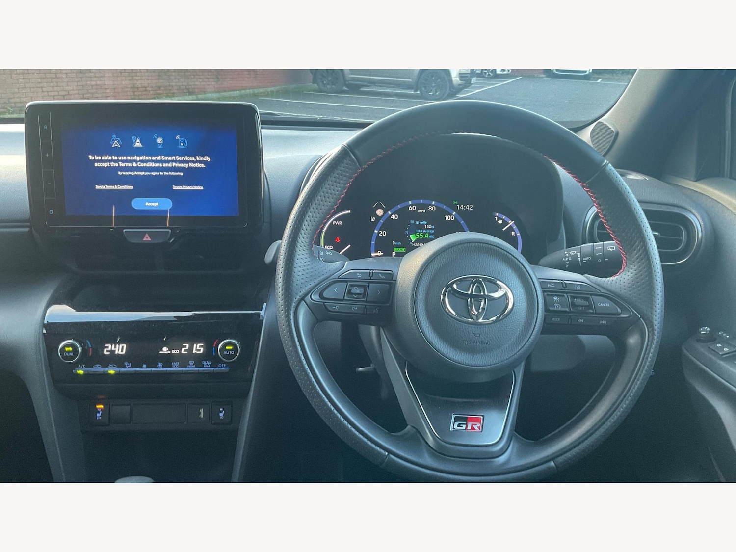 Used Toyota Yaris Cross 2024 for sale - 76942650: Photo 10