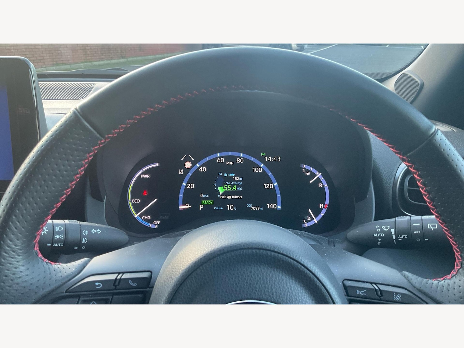 Used Toyota Yaris Cross 2024 for sale - 76942650: Photo 11