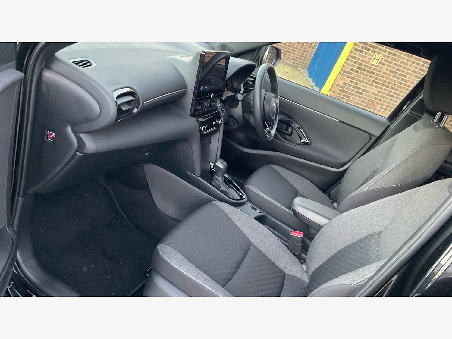 Used Toyota Yaris Cross 2024 for sale - 76825066: Photo 12