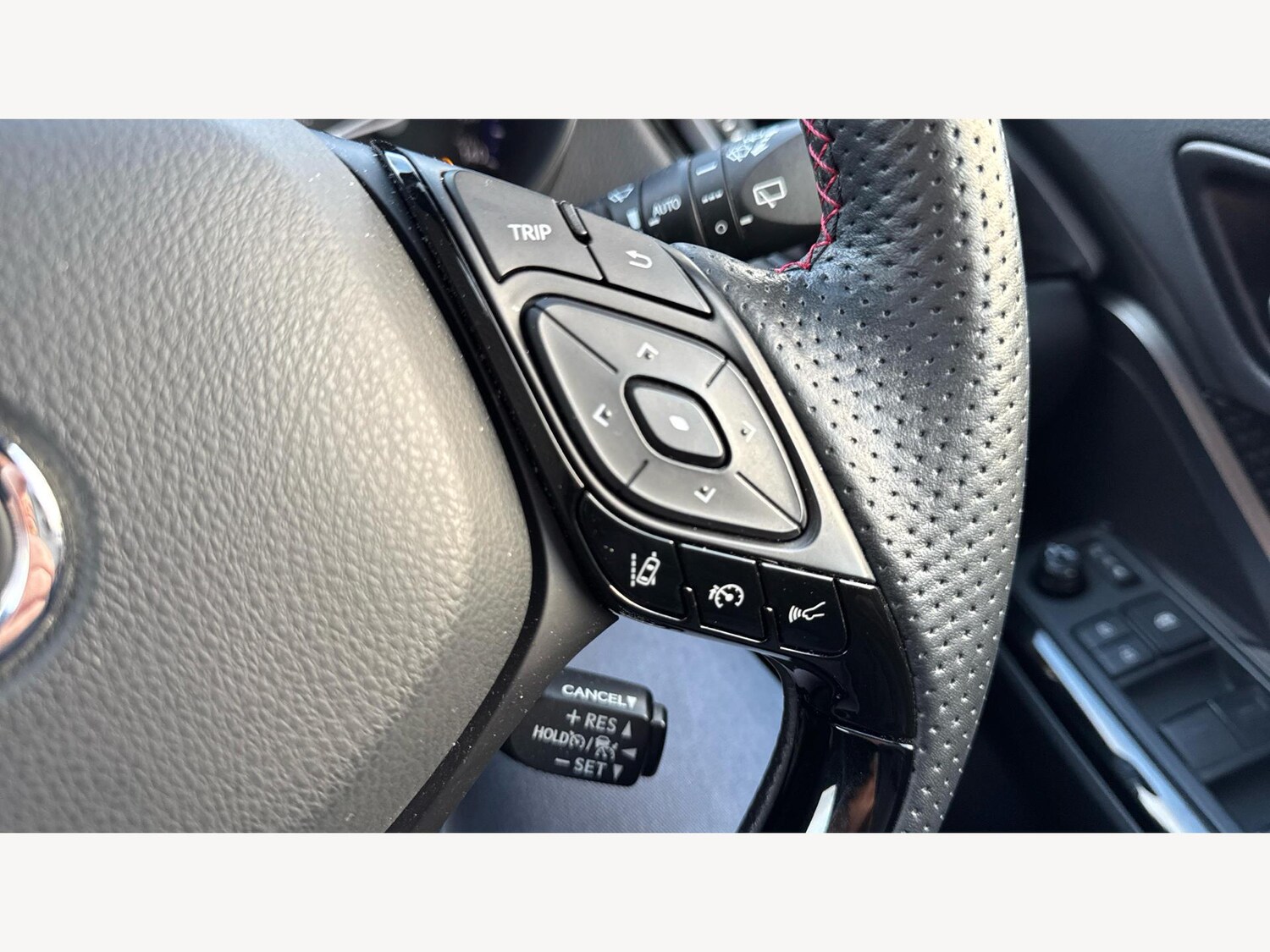 Used Toyota C-HR for sale - 77625516: Photo 28