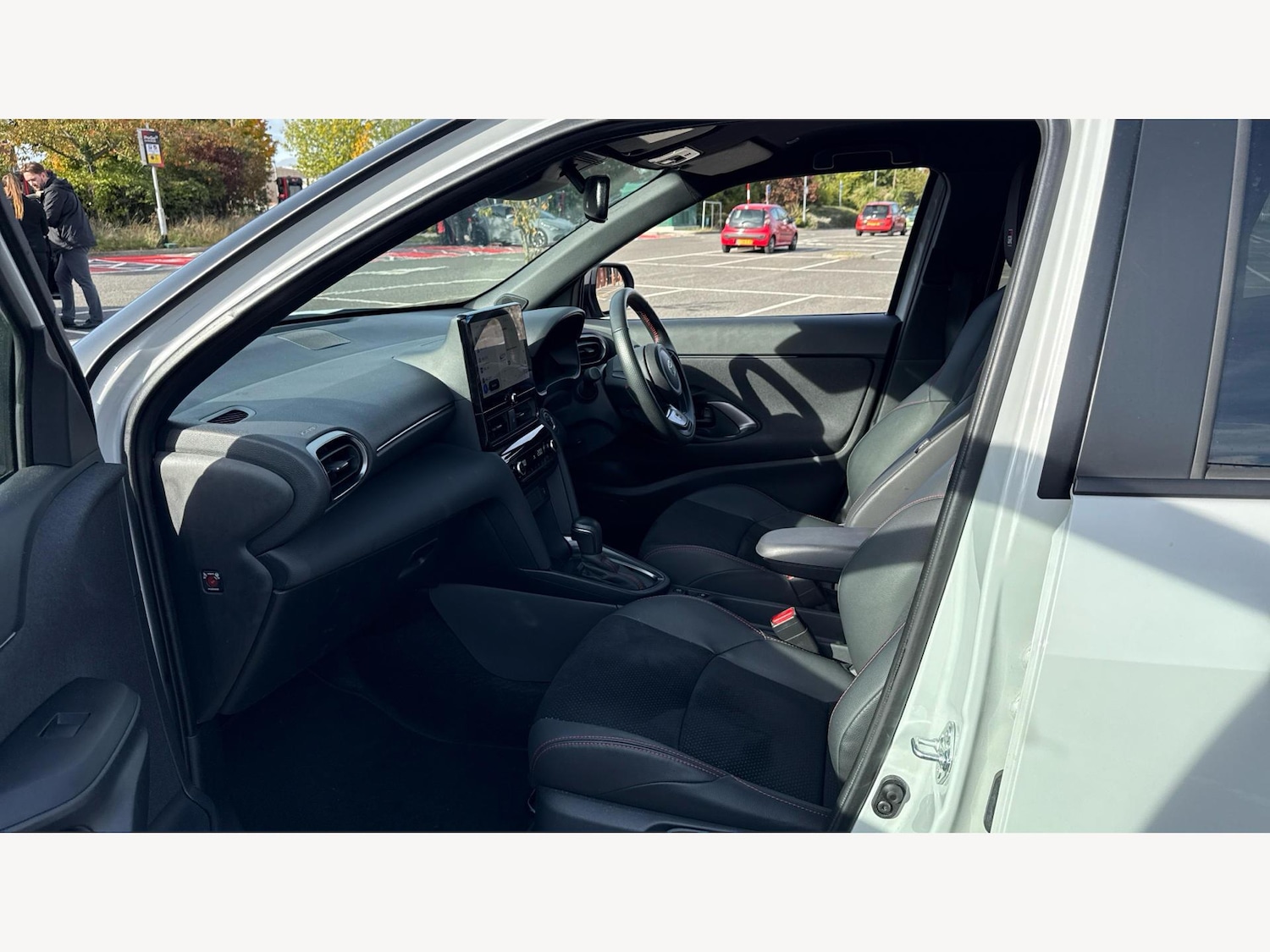 Used Toyota Yaris Cross 2024 for sale - 76370121: Photo 12