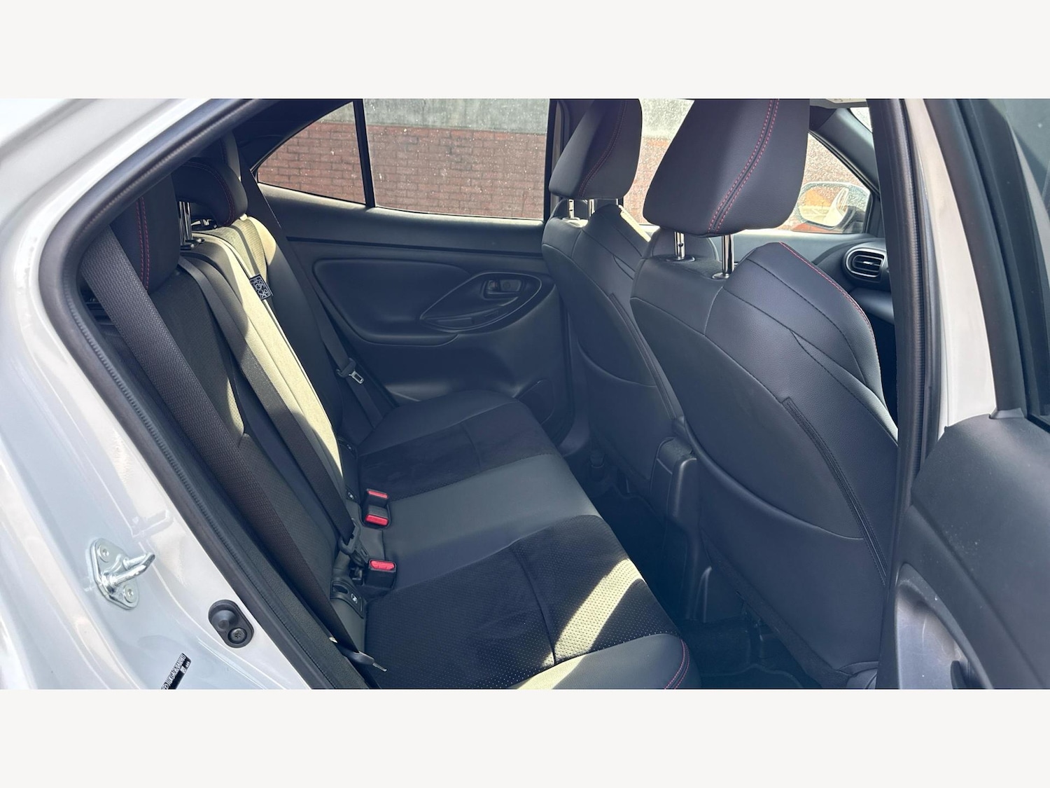 Used Toyota Yaris Cross 2024 for sale - 76370121: Photo 14