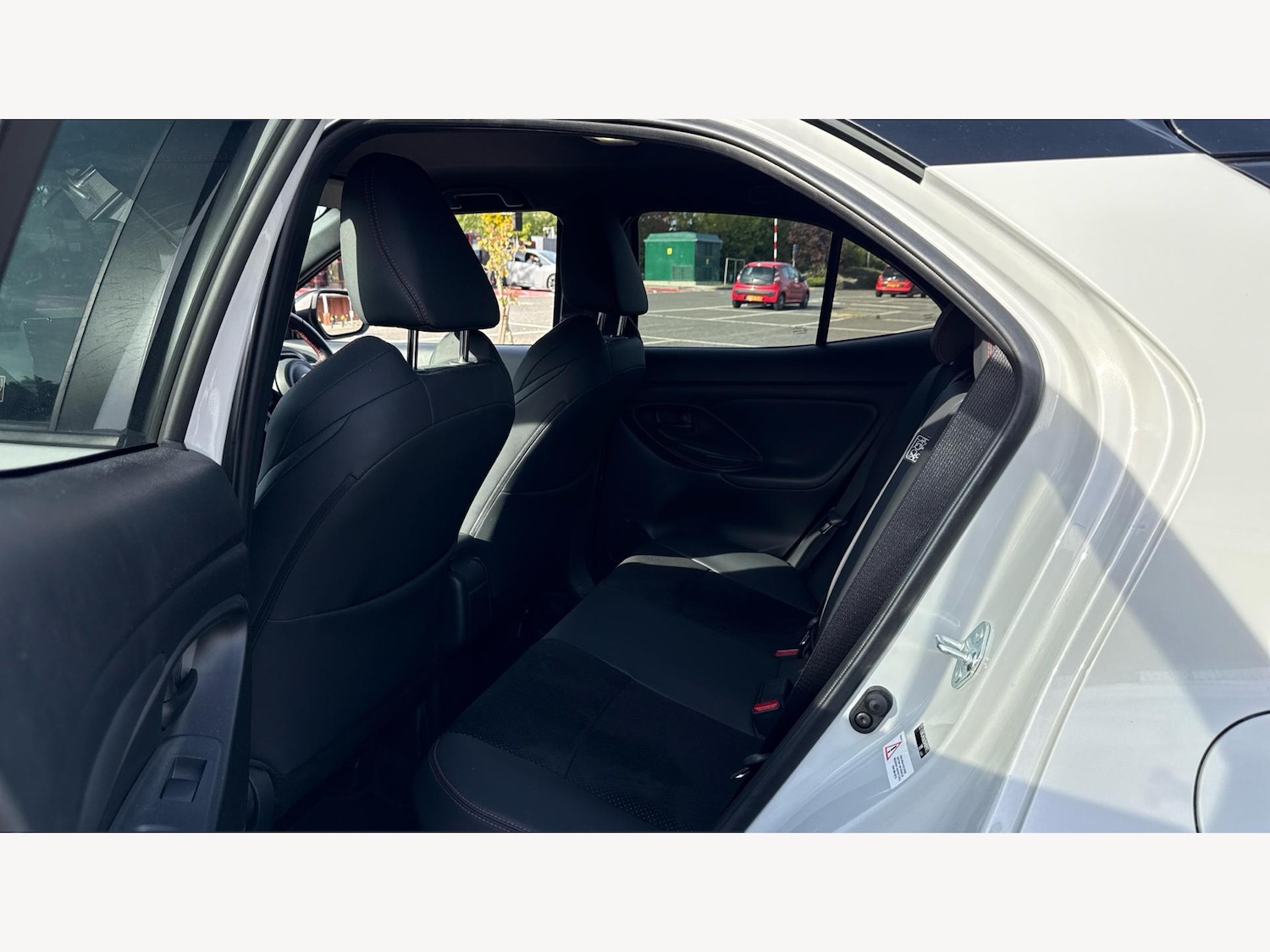 Used Toyota Yaris Cross 2024 for sale - 76370121: Photo 15