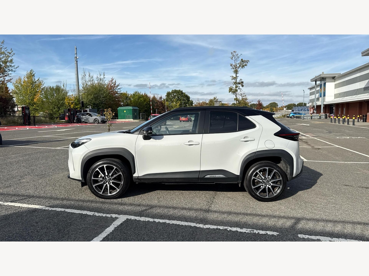 Used Toyota Yaris Cross 2024 for sale - 76370121: Photo 19