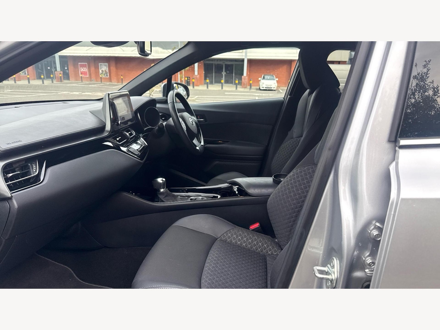 Used Toyota C-HR 2023 for sale - 76370753: Photo 12