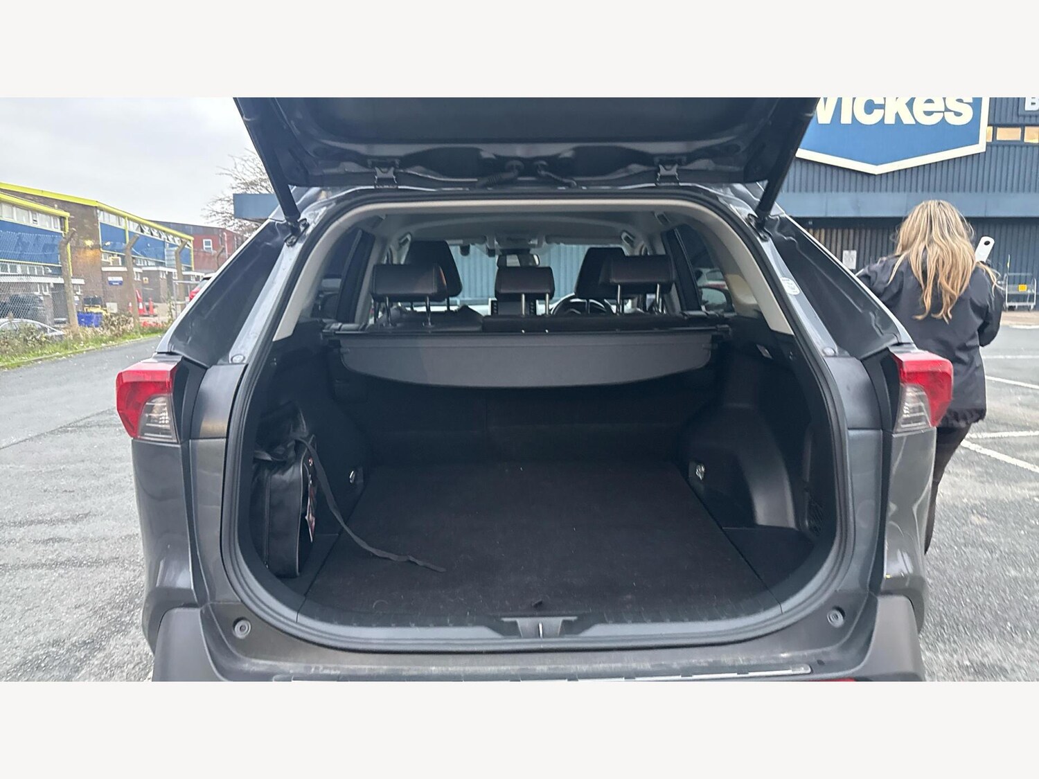 Used Toyota RAV4 2019 for sale - 77050183: Photo 16