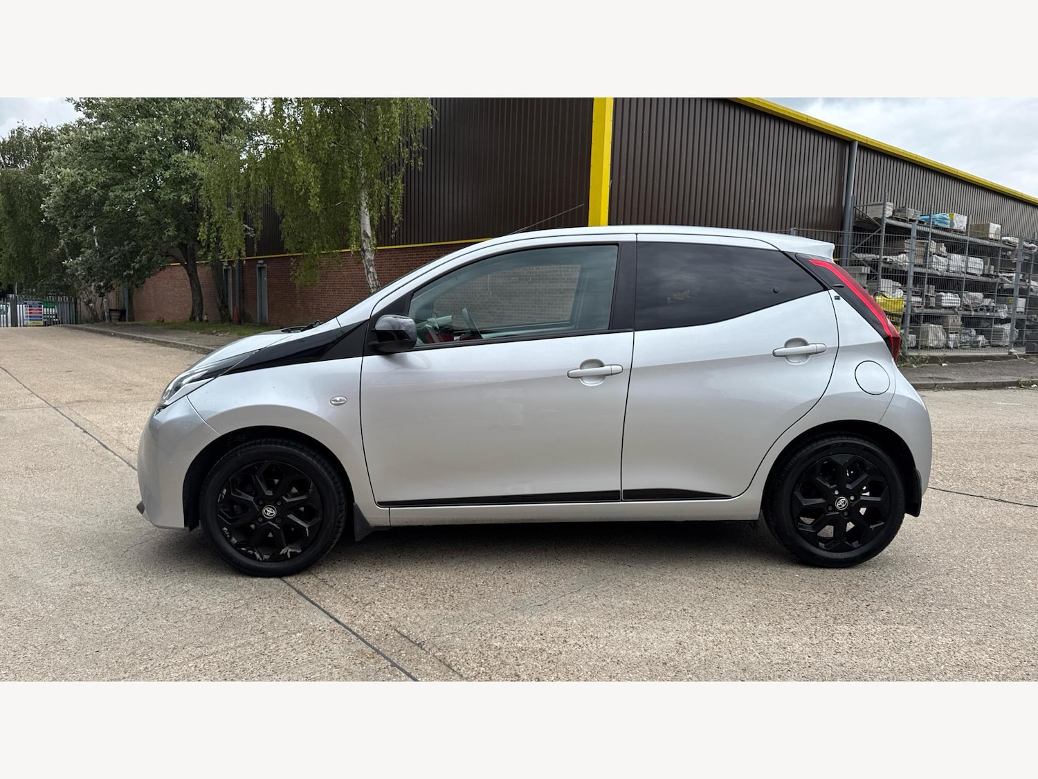 Used Toyota AYGO 2020 for sale - 76992739: Photo 19