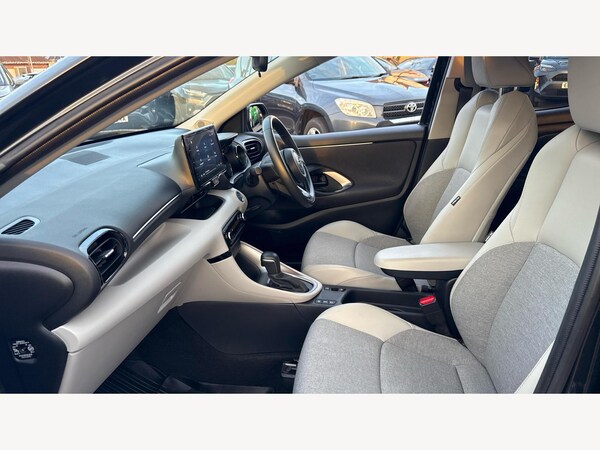 Used Toyota Yaris 2023 for sale - 76200665: Photo 12