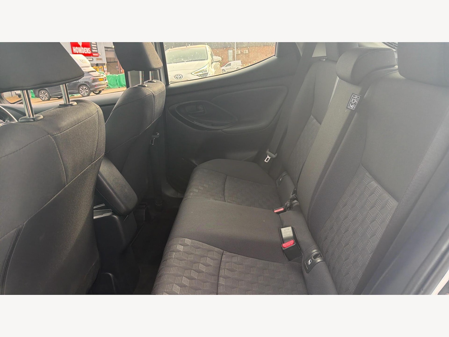 Used Toyota Yaris 2024 for sale - 77633712: Photo 15