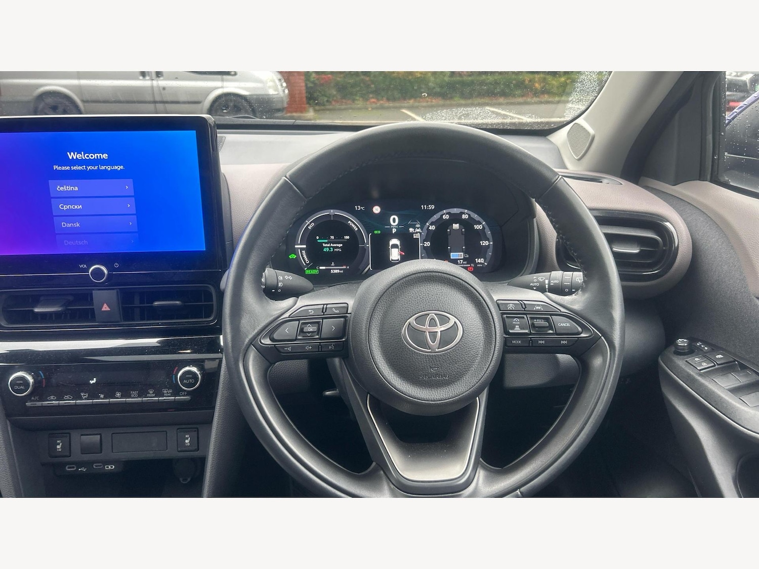Used Toyota Yaris Cross 2024 for sale - 76612877: Photo 10