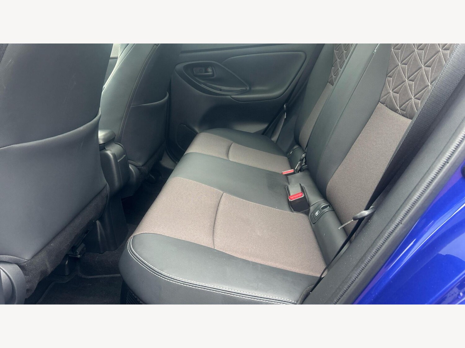 Used Toyota Yaris Cross 2024 for sale - 76612877: Photo 15