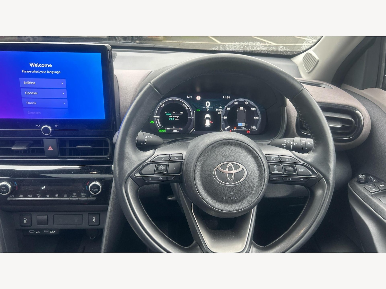 Used Toyota Yaris Cross 2024 for sale - 76612877: Photo 8
