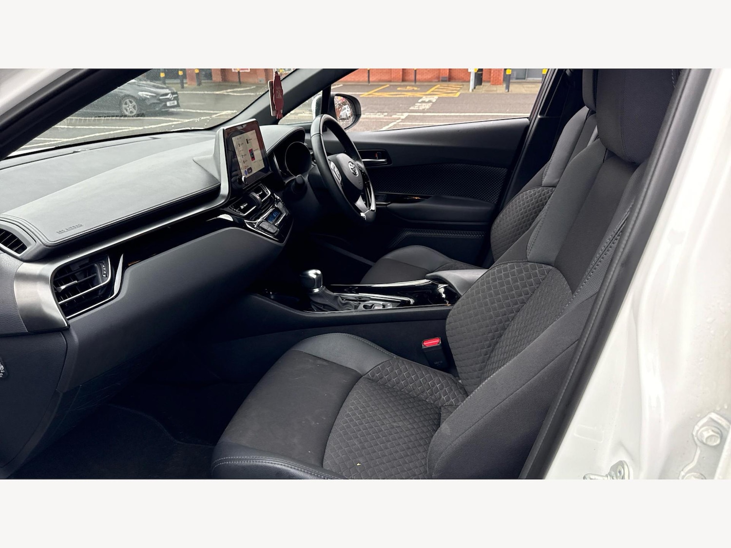 Used Toyota C-HR 2023 for sale - 76612923: Photo 12