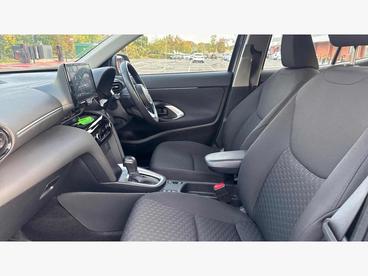Used Toyota Yaris Cross 2024 for sale - 76370520: Photo 12