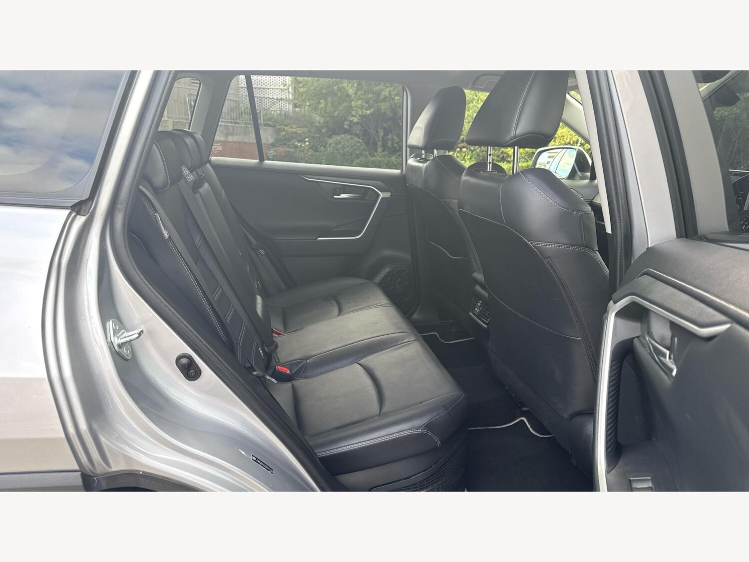 Used Toyota RAV4 2019 for sale - 76109549: Photo 14