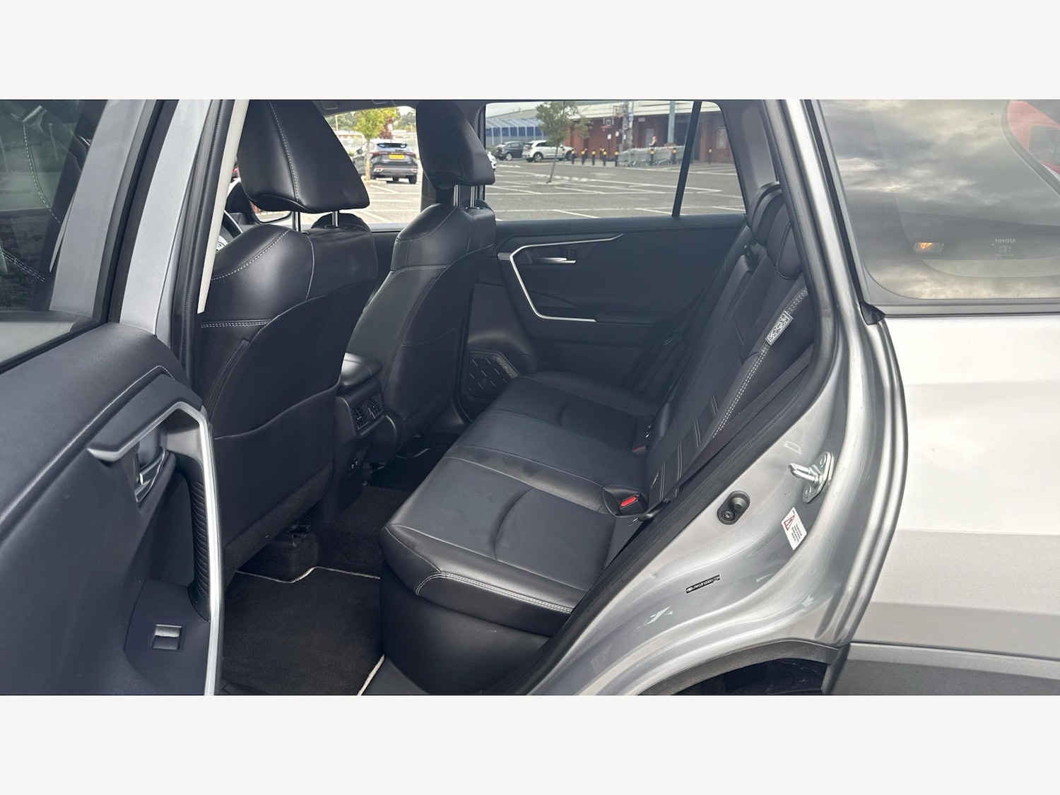Used Toyota RAV4 2019 for sale - 76109549: Photo 15