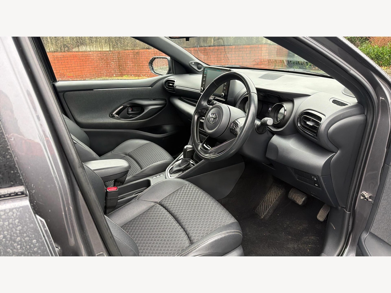 Used Toyota Yaris for sale - 77625966: Photo 14