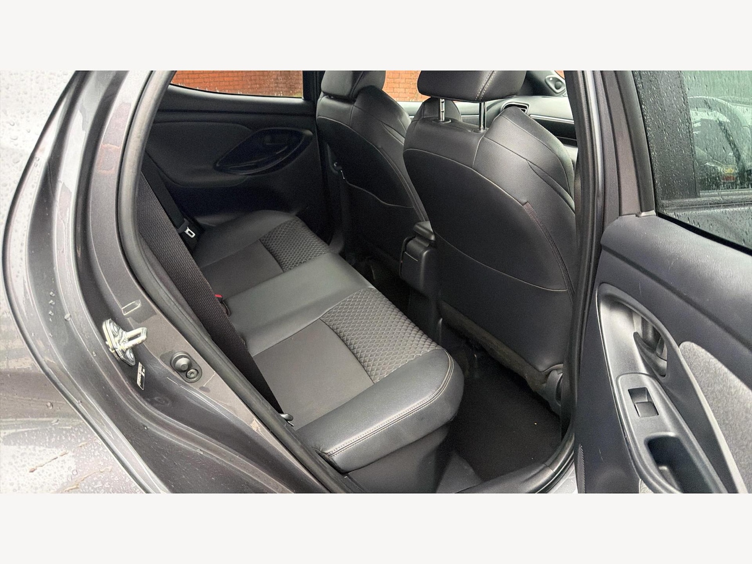 Used Toyota Yaris for sale - 77625966: Photo 15