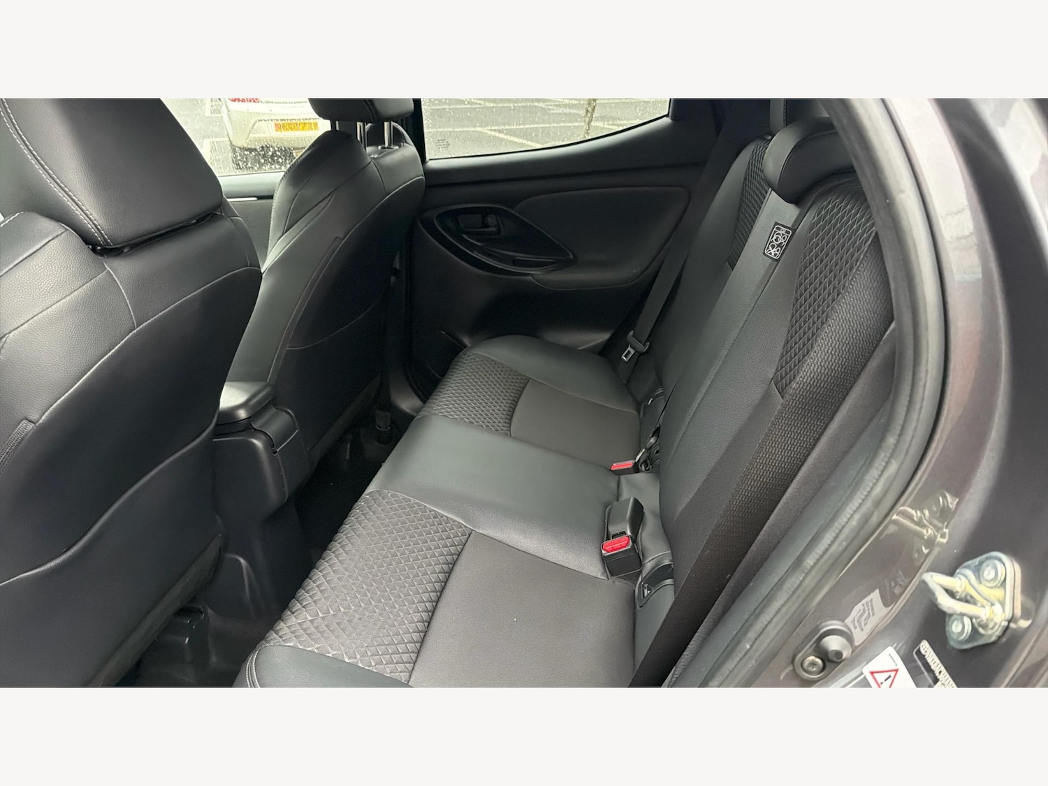 Used Toyota Yaris for sale - 77625966: Photo 16