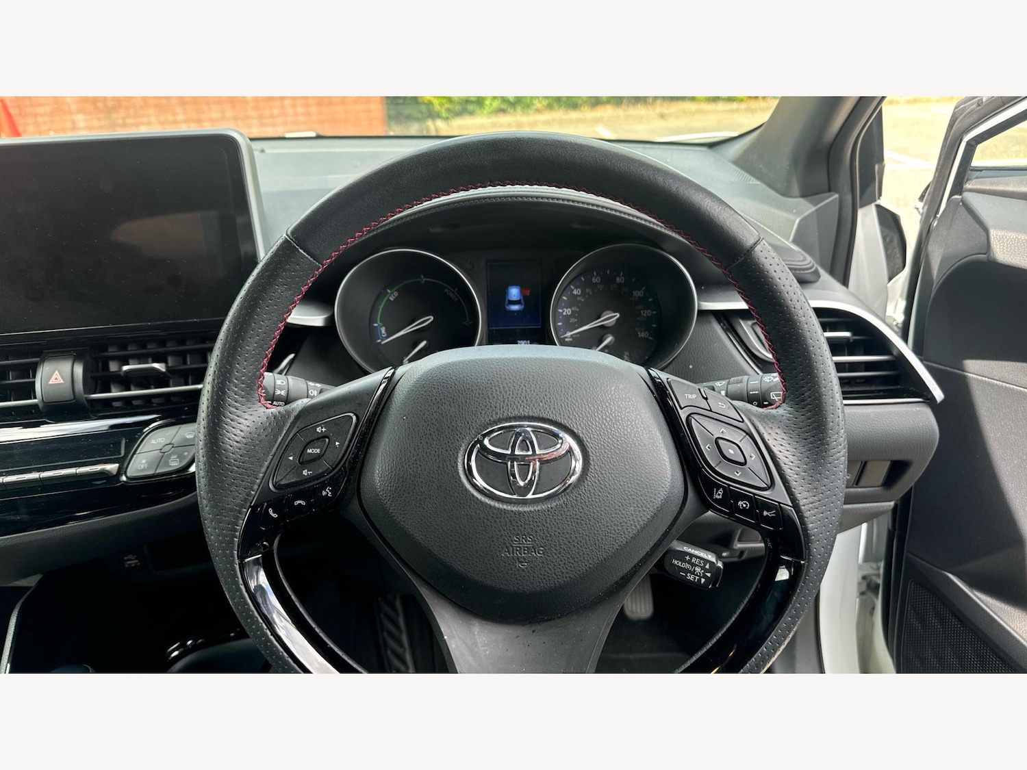 Used Toyota C-HR 2023 for sale - 76612957: Photo 10