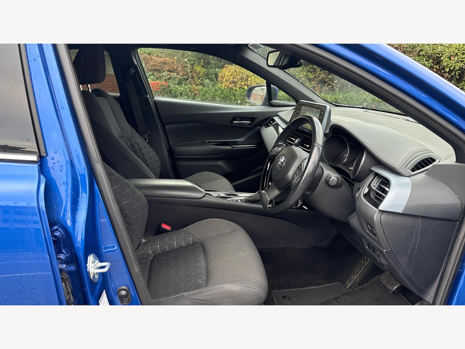 Used Toyota C-HR 2021 for sale - 76850526: Photo 13