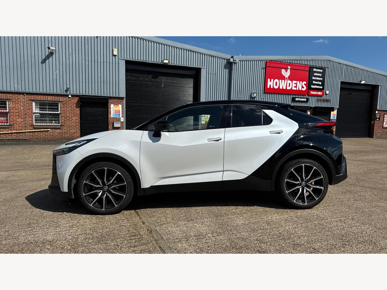 Used Toyota C-HR 2024 for sale - 76612938: Photo 19
