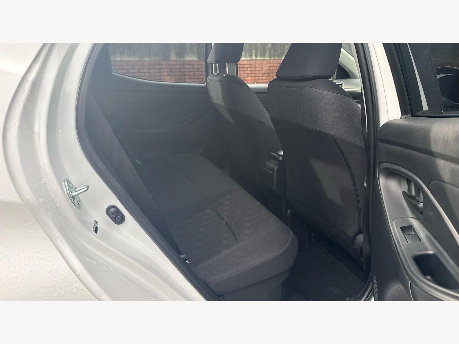 Used Toyota Yaris for sale - 77809164: Photo 14