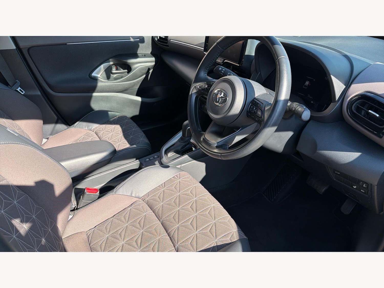 Used Toyota Yaris Cross for sale - 78135585: Photo 13