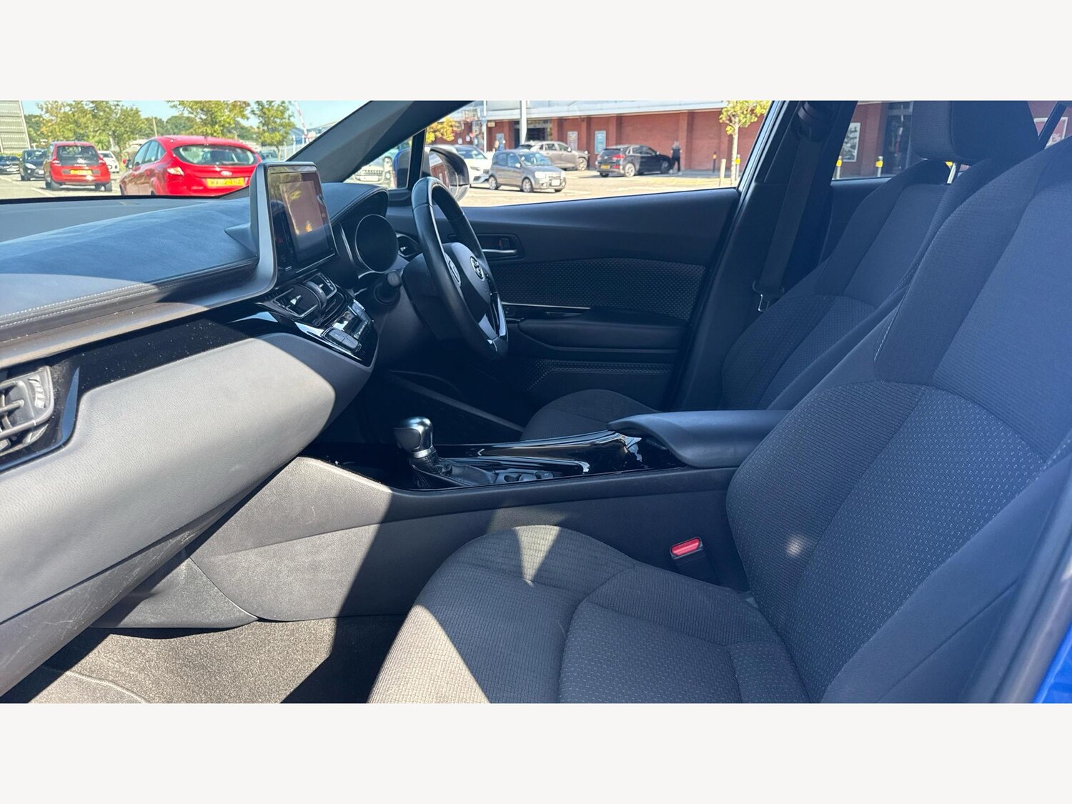 Used Toyota C-HR 2018 for sale - 76199796: Photo 12