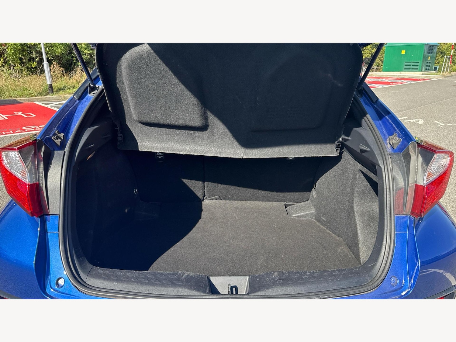 Used Toyota C-HR 2018 for sale - 76199796: Photo 16