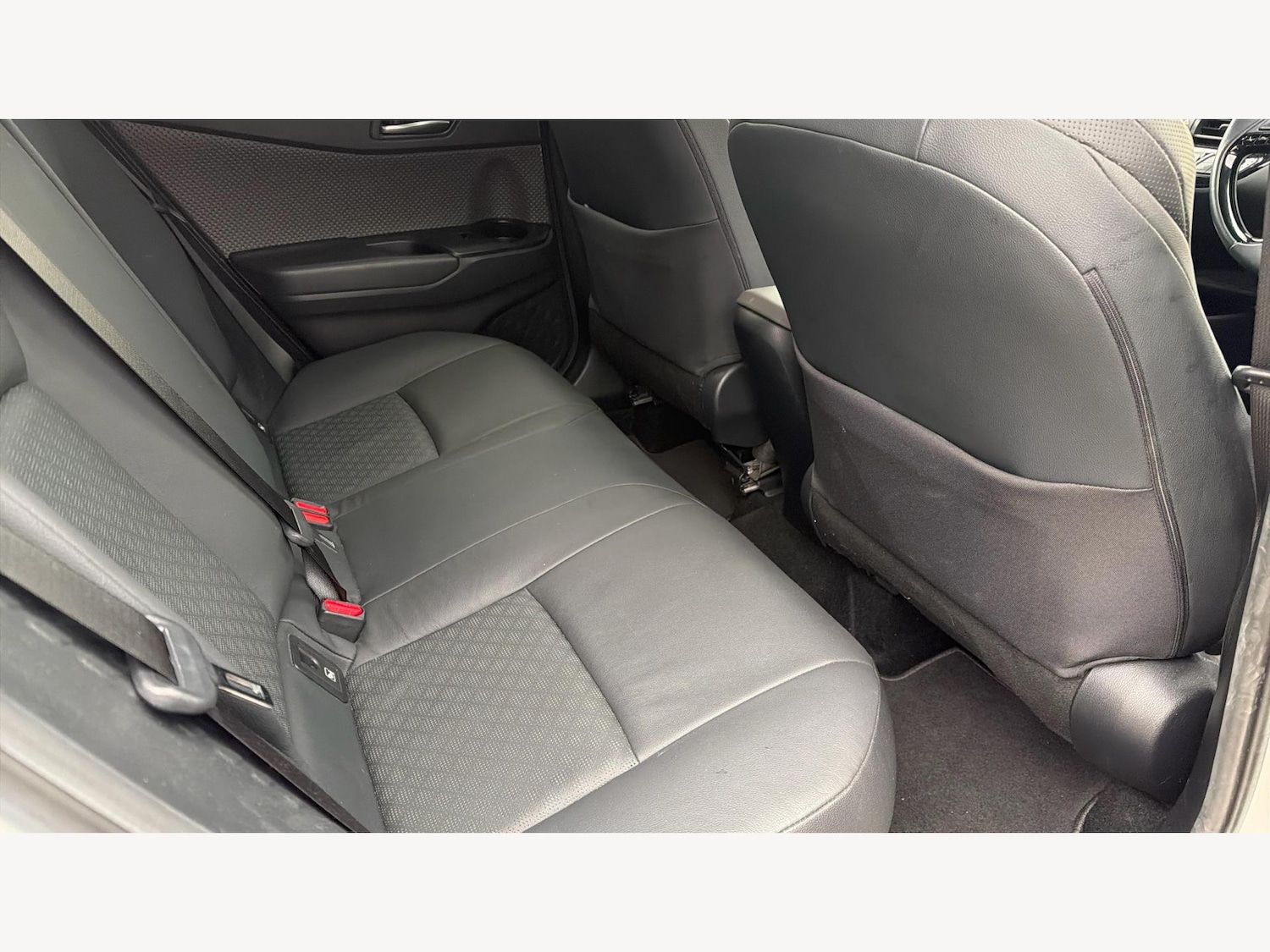 Used Toyota C-HR 2021 for sale - 76898800: Photo 14