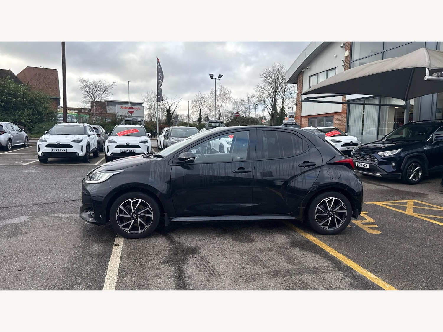 Used Toyota Yaris for sale - 77625952: Photo 19