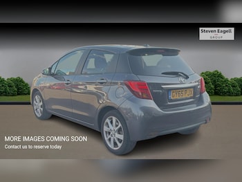 Used Toyota Yaris 2015 for sale - 79131937: Photo