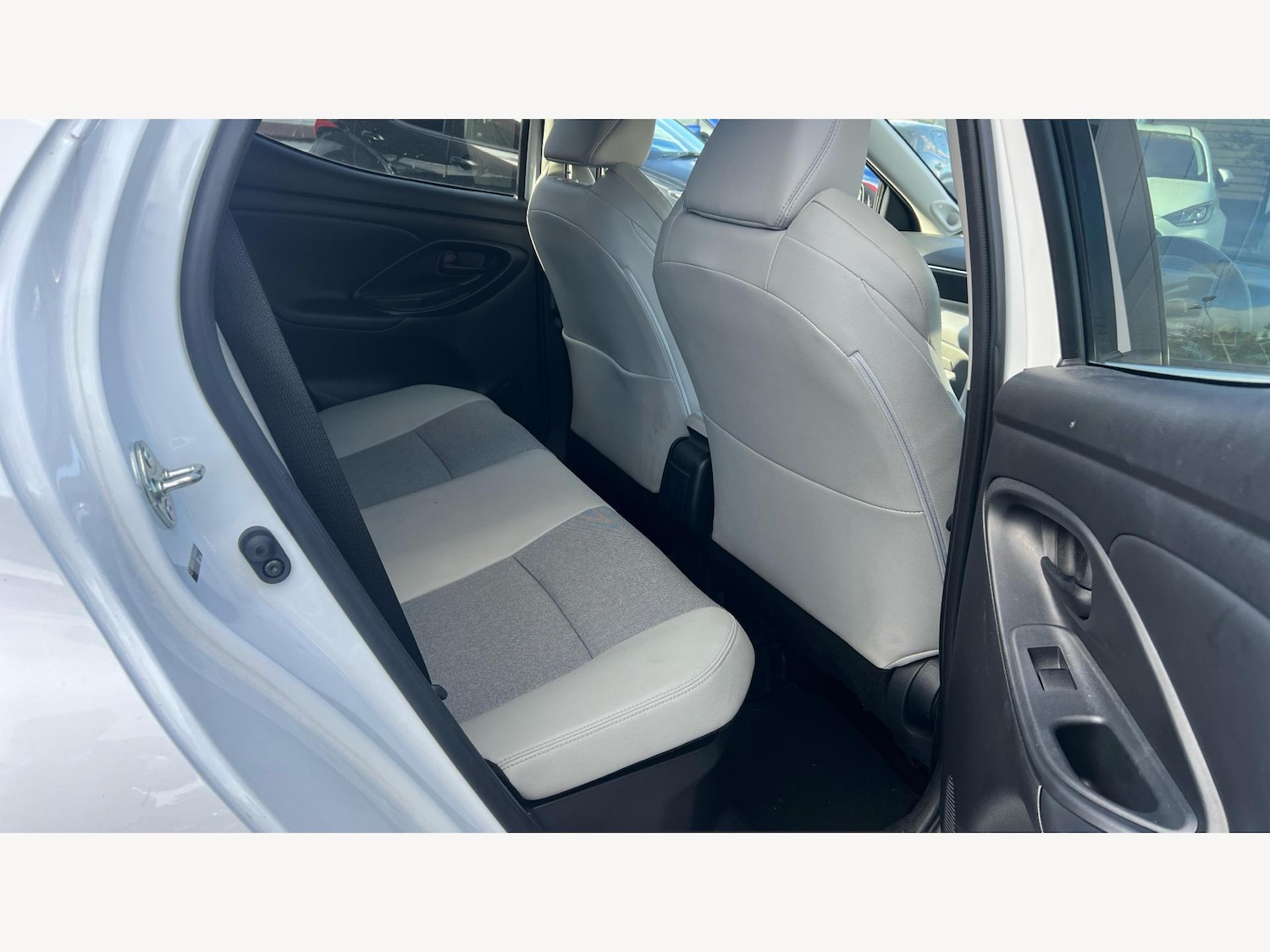 Used Toyota Yaris 2022 for sale - 76613309: Photo 14