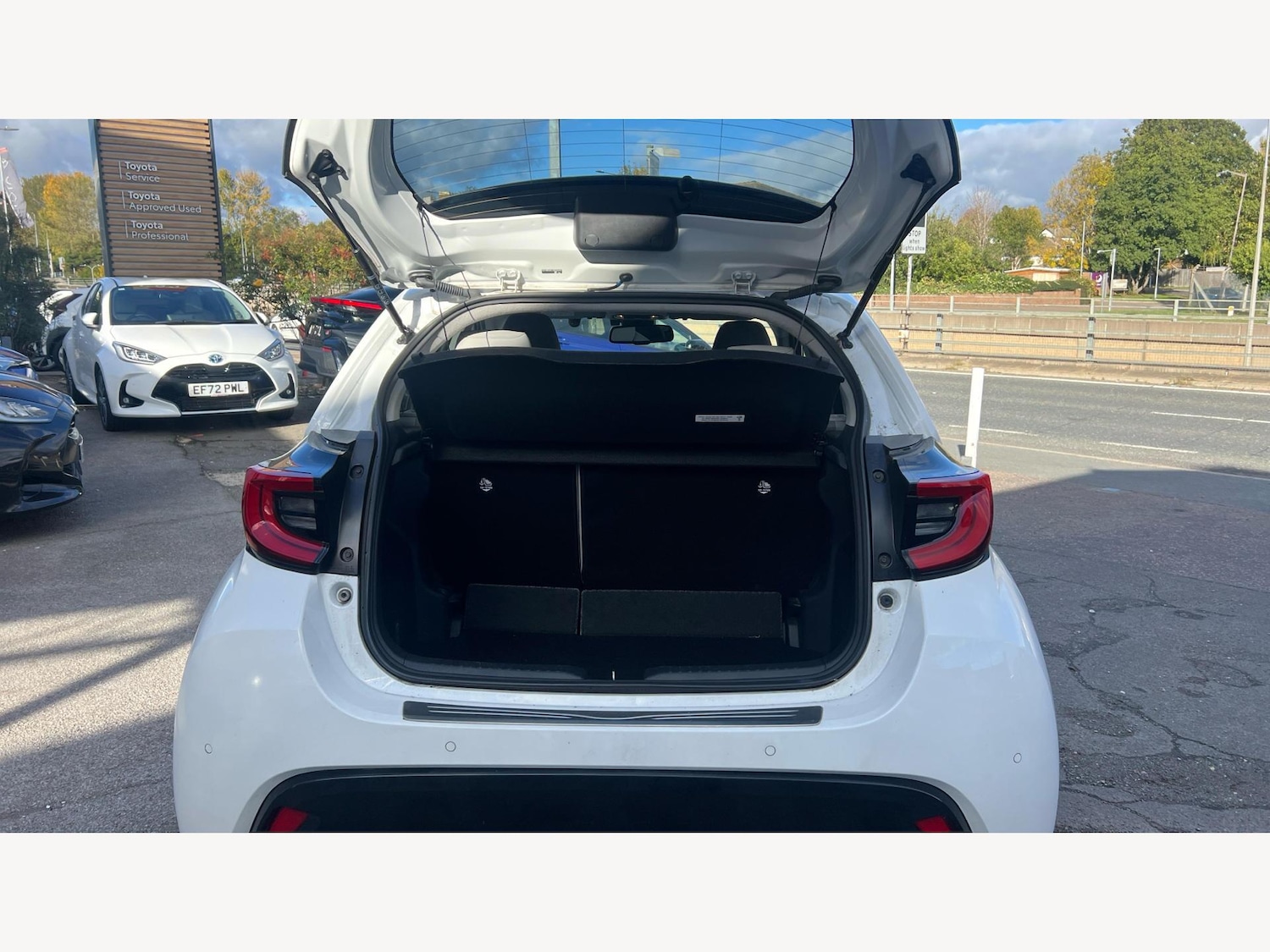 Used Toyota Yaris 2022 for sale - 76613309: Photo 16