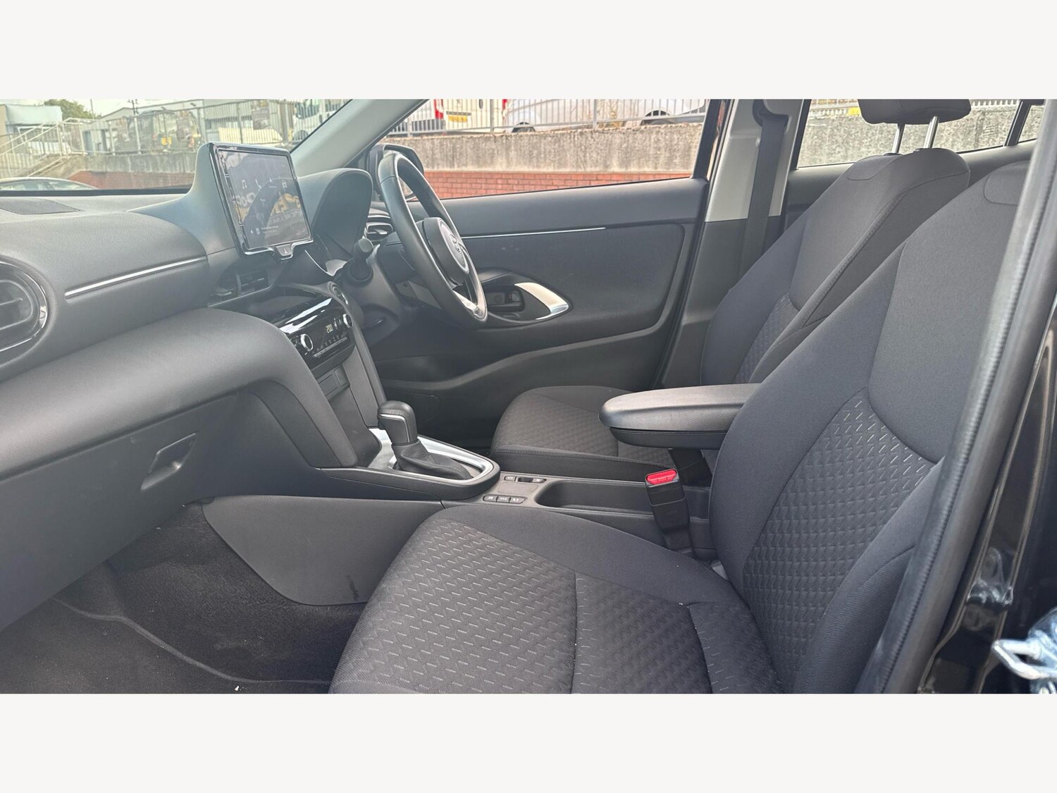 Used Toyota Yaris Cross 2024 for sale - 76259016: Photo 12