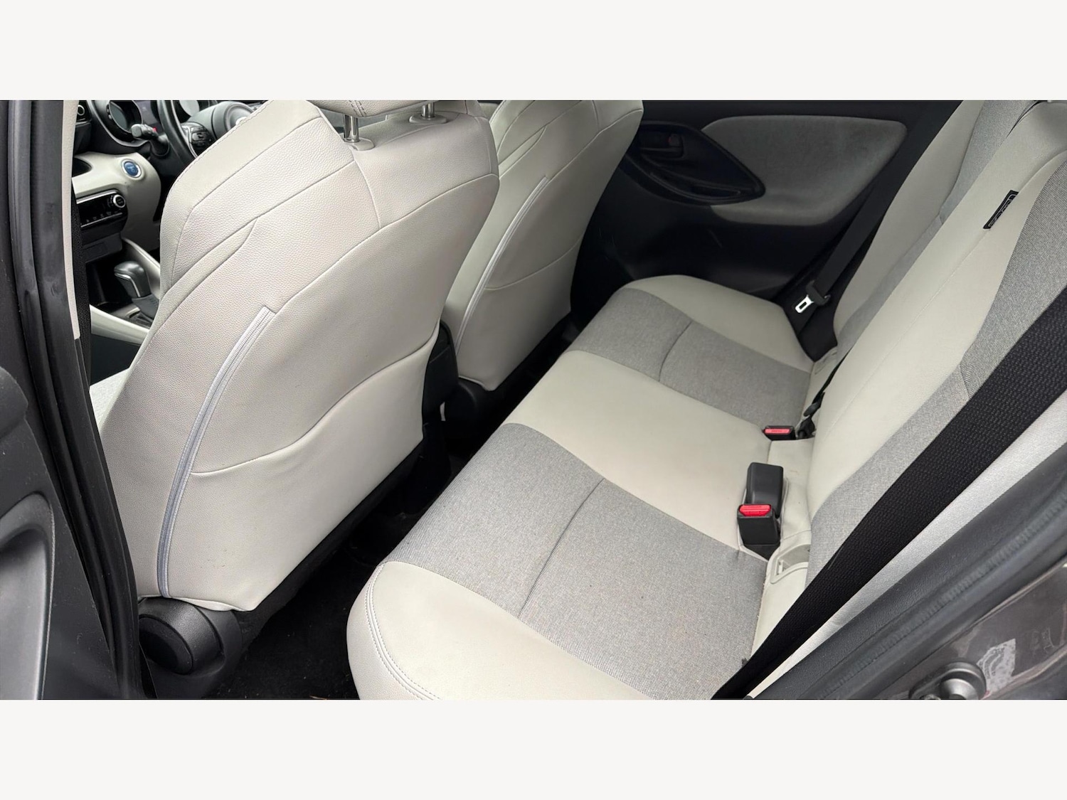 Used Toyota Yaris 2020 for sale - 77279411: Photo 15