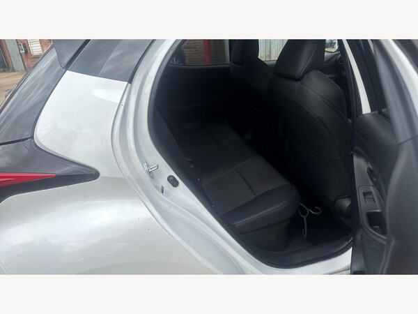Used Toyota Yaris 2024 for sale - 76200037: Photo 14