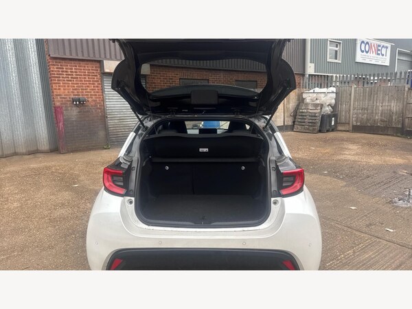 Used Toyota Yaris 2024 for sale - 76200037: Photo 16