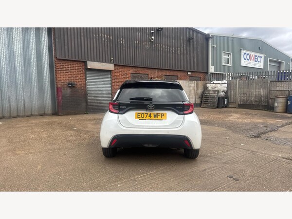 Used Toyota Yaris 2024 for sale - 76200037: Photo 21