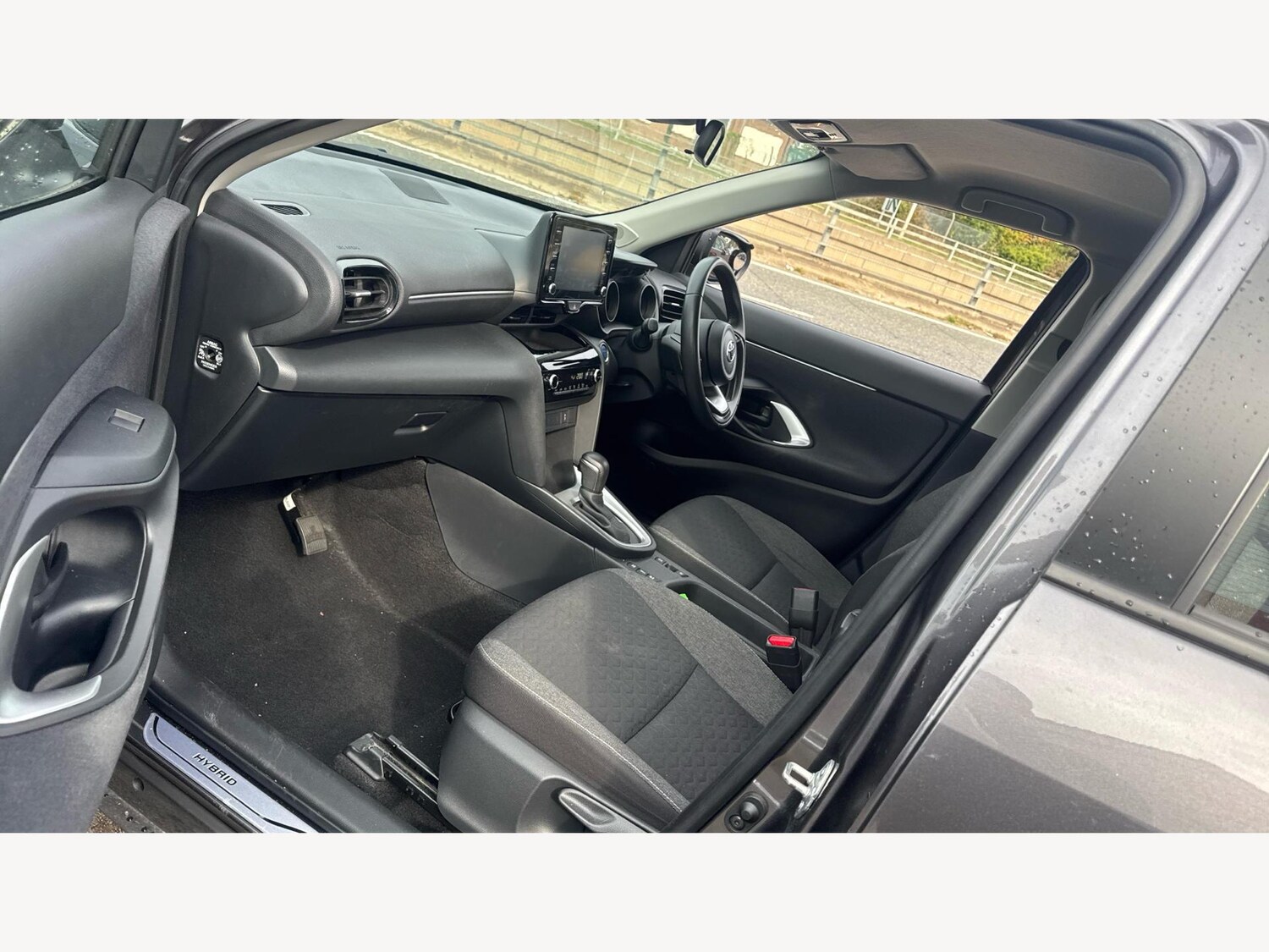 Used Toyota Yaris Cross 2024 for sale - 76200890: Photo 12