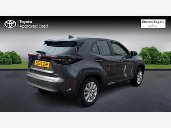 Used Toyota Yaris Cross 2024 for sale - 76200890: Photo