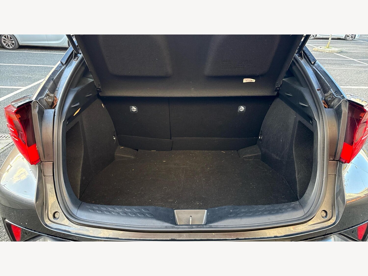 Used Toyota C-HR 2022 for sale - 76936525: Photo 16