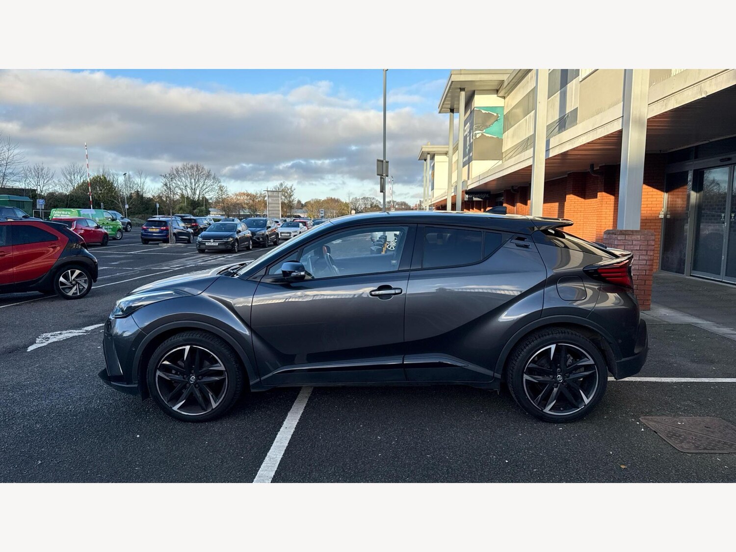 Used Toyota C-HR 2022 for sale - 76936525: Photo 19